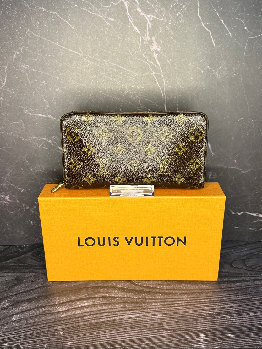 Louis Vuitton Monogram Zip Wallet | LV Zippy Wallet | Vintage| w/box and COA - Picture 10 of 11
